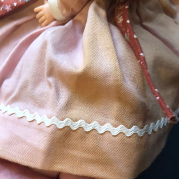 Madam Alexander # Meg from “Little Women “#408 Miniature Showcase - Picture 15 of 16